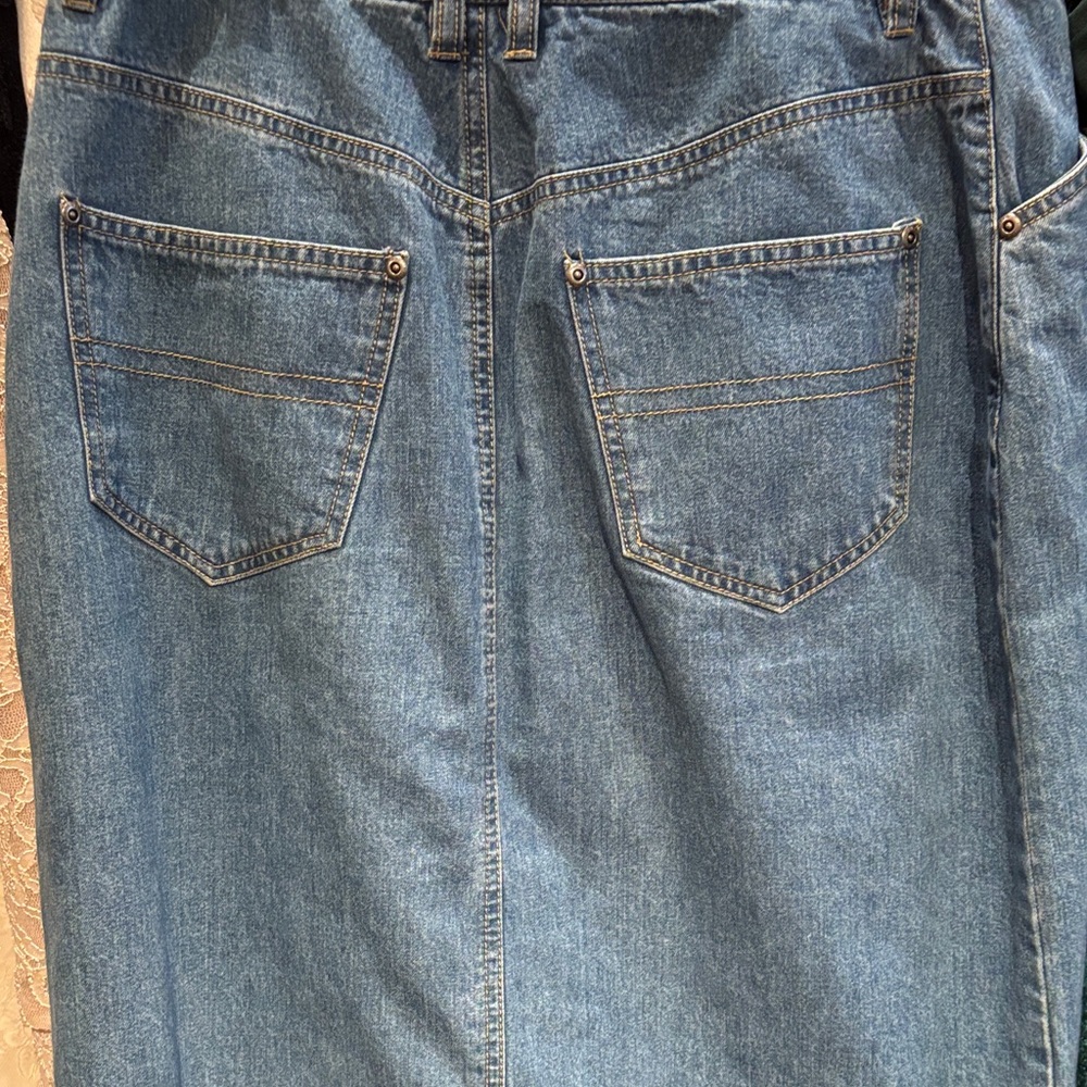 Liz Claiborne Classic Blue Midi Skirt - Picture 4 of 6